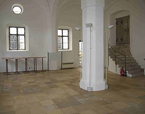 Link to the former court kitchen
