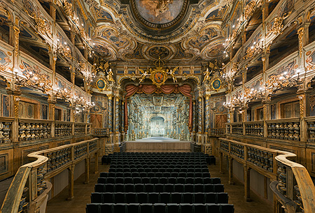 Bild: Markgräfliches Opernhaus, Blick zur Bühne