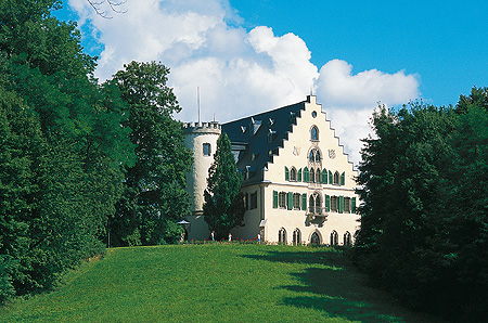 Bild: Schloss Rosenau