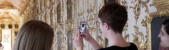 Picture: Taking pictures in the palace