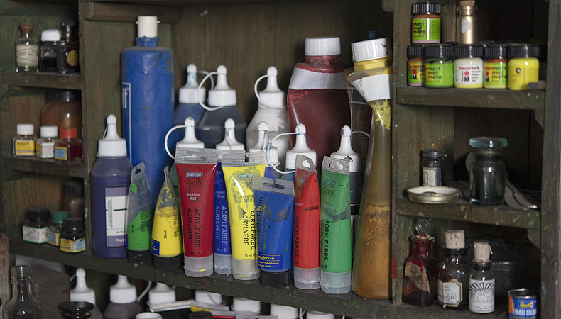 Malutensilien im Atelier (Künstlerhaus Exter in Übersee am Chiemsee) Bild: Malutensilien im Atelier (Künstlerhaus Exter in Übersee am Chiemsee)